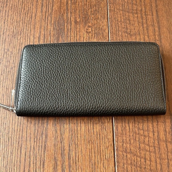 NWT Hugo Boss Black Leather Zip Around Wallet - Picture 3 of 5
